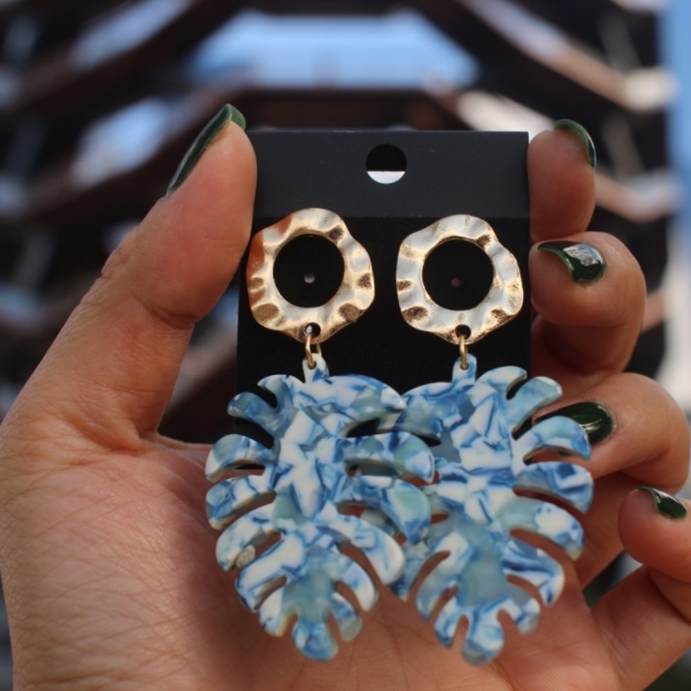 New leaf blue marble acrylic dangle gold earrings - Picture 5 of 7